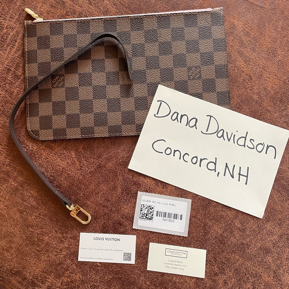 Louis Vuitton Neverfull MM Pouch/Wristlet